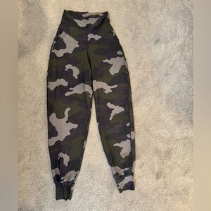 Like New Offline by Aerie Camouflage Jogger Pants